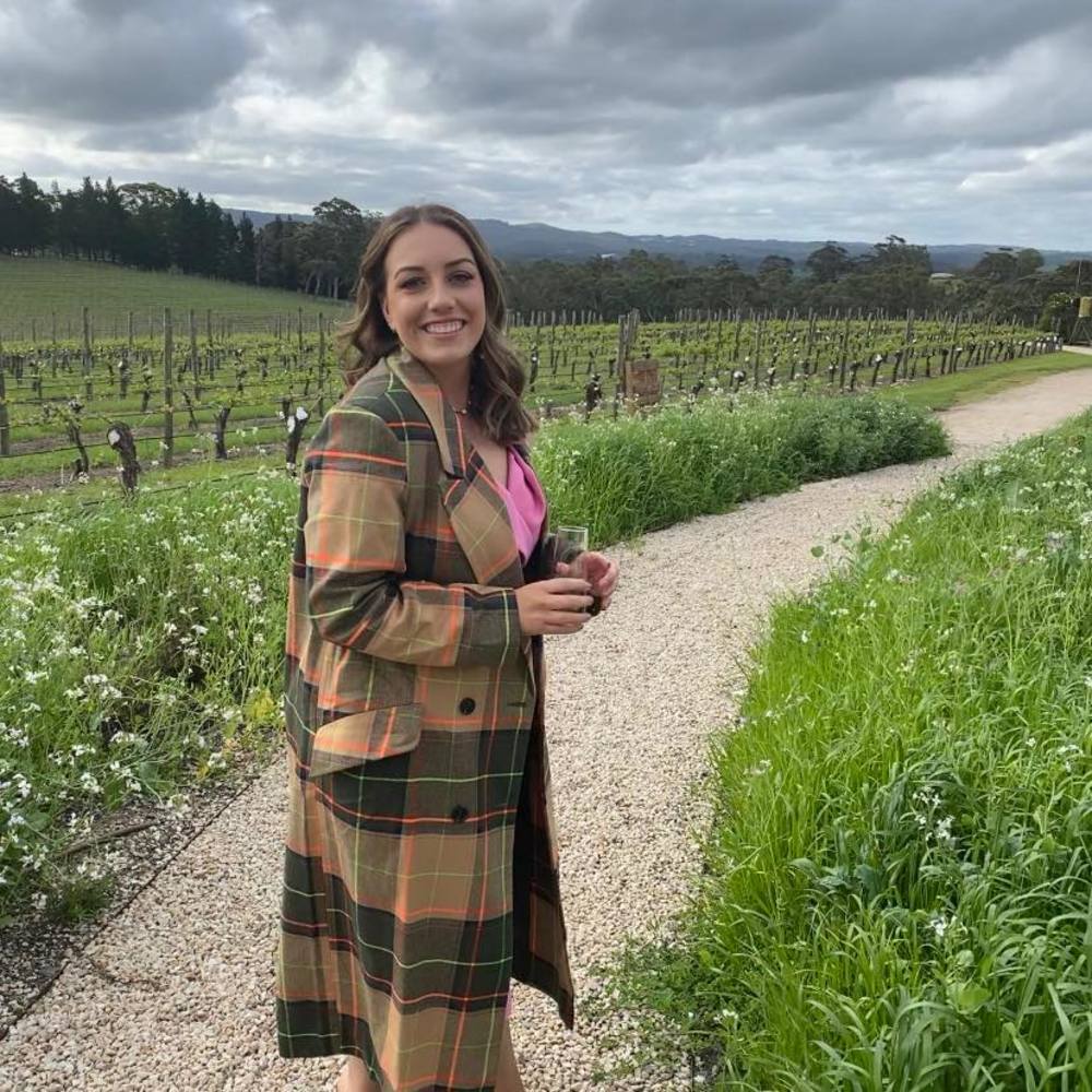 Meet your Posher, Monica